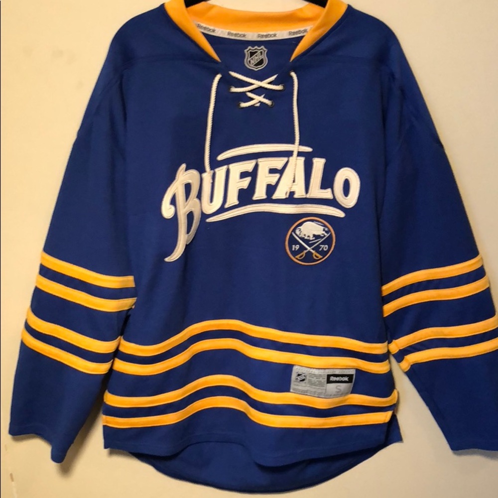 Men’s Reebok Buffalo Sabres throwback jersey